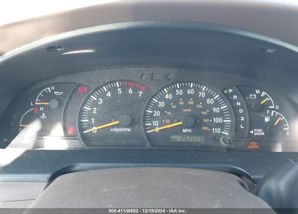 2002 TOYOTA TUNDRA SR5 V8 VIN: 5TBRT341X2S300026