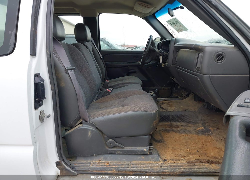 2004 GMC SIERRA 2500HD WORK TRUCK VIN: 1GTHK29U84E235754