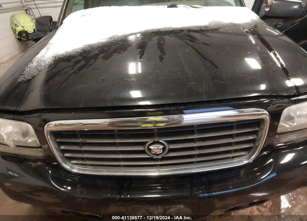 2000 CADILLAC ESCALADE STANDARD VIN: 1GYEK13R6YR138871