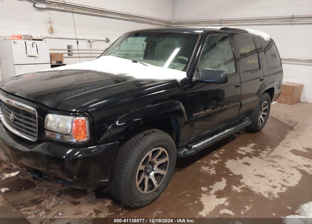 2000 CADILLAC ESCALADE STANDARD VIN: 1GYEK13R6YR138871
