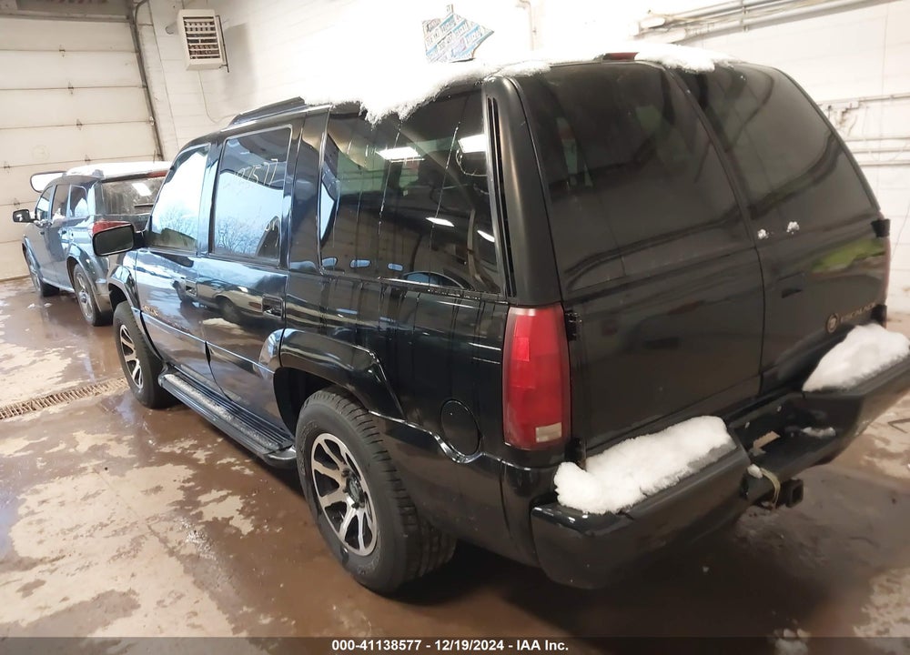 2000 CADILLAC ESCALADE STANDARD VIN: 1GYEK13R6YR138871