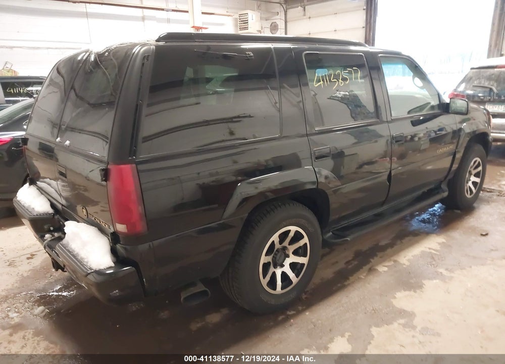 2000 CADILLAC ESCALADE STANDARD VIN: 1GYEK13R6YR138871