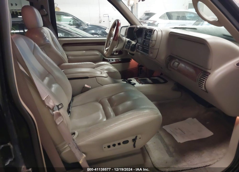 2000 CADILLAC ESCALADE STANDARD VIN: 1GYEK13R6YR138871