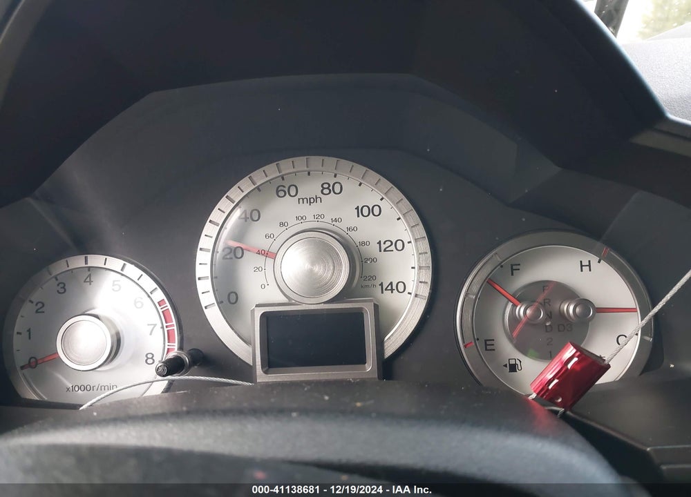2011 HONDA PILOT TOURING VIN: 5FNYF4H93BB064226