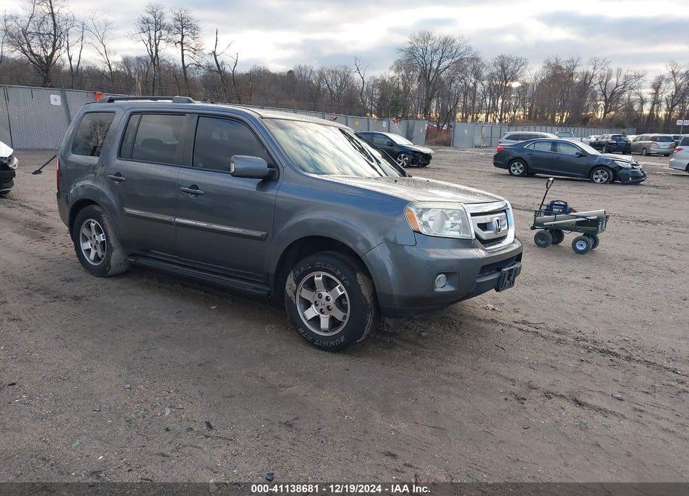 2011 HONDA PILOT TOURING VIN: 5FNYF4H93BB064226