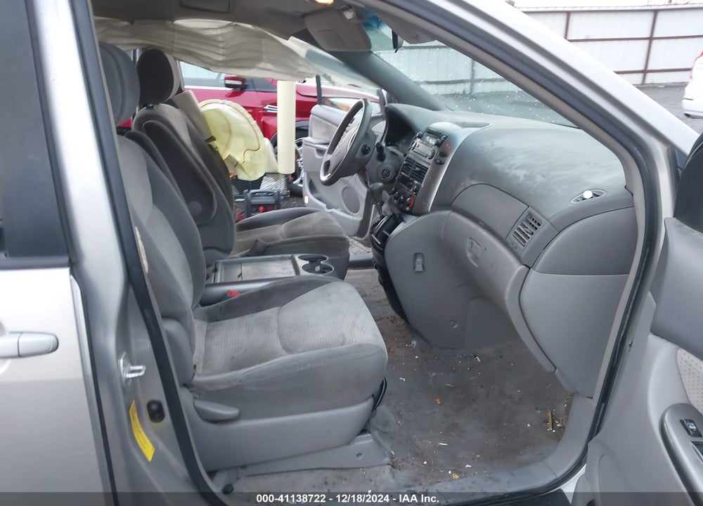 2008 TOYOTA SIENNA LE VIN: 5TDZK23C08S104127