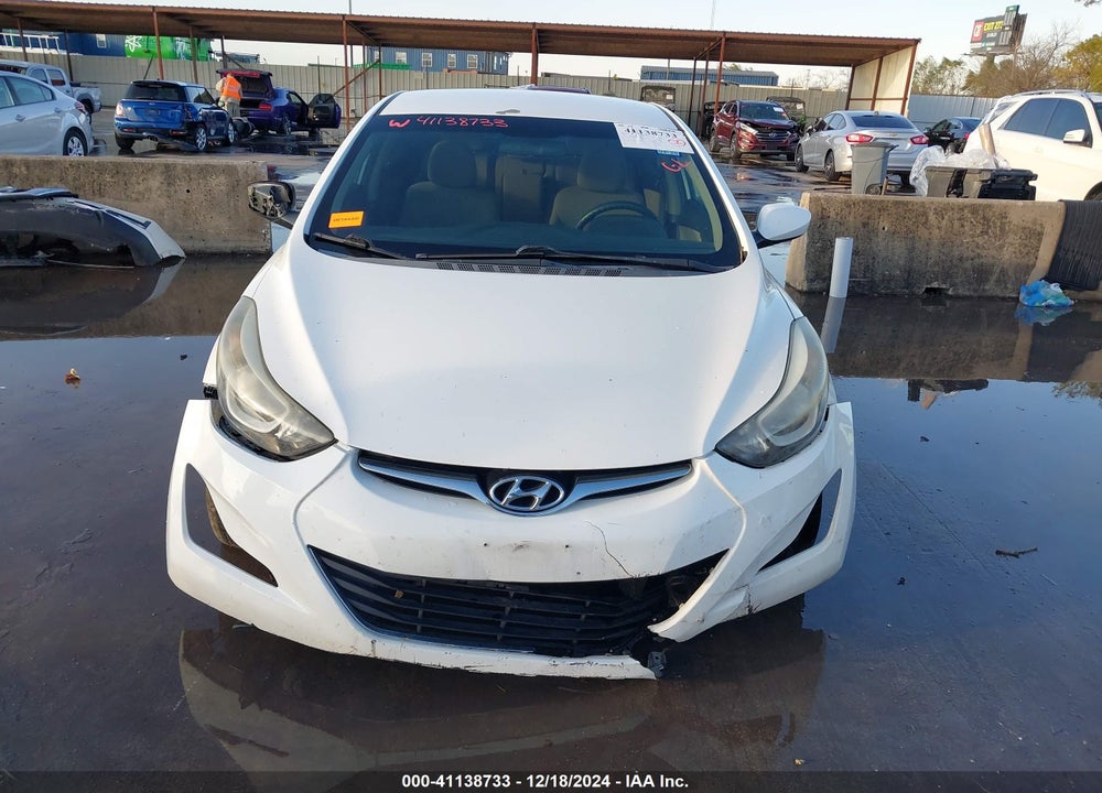 2014 HYUNDAI ELANTRA VIN: 5NPDH4AE8EH470900