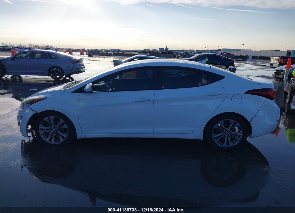 2014 HYUNDAI ELANTRA VIN: 5NPDH4AE8EH470900