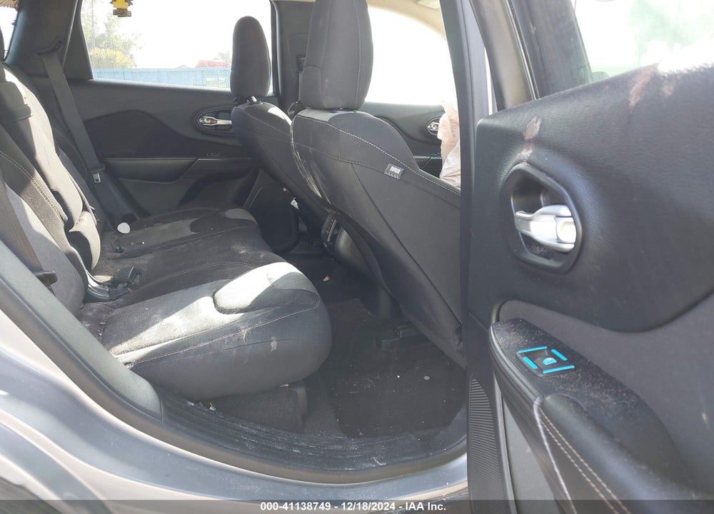 2016 JEEP CHEROKEE ALTITUDE VIN: 1C4PJLAB7GW323921