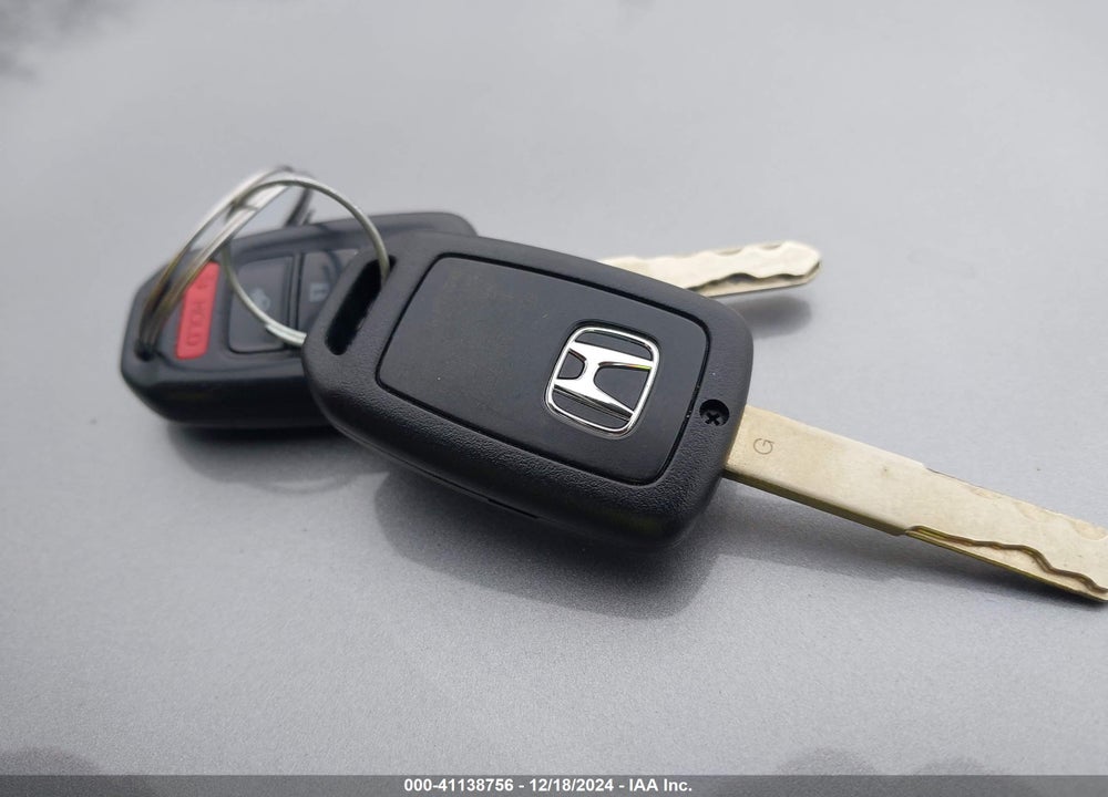 2017 HONDA CIVIC VIN: 19XFC2F58HE077394