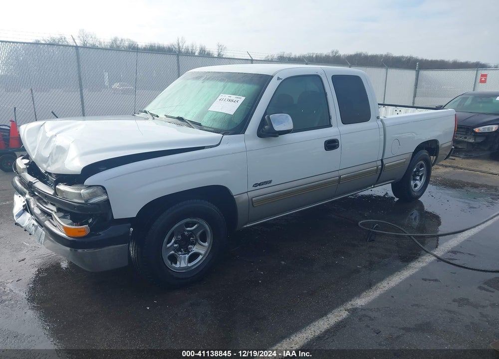 2002 CHEVROLET SILVERADO 1500 LS VIN: 2GCEC19V621159260
