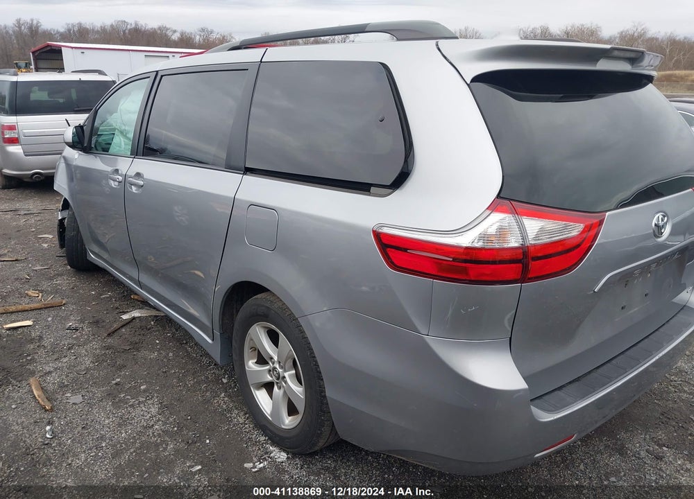 2018 TOYOTA SIENNA LE 8 PASSENGER VIN: 5TDKZ3DC6JS904910