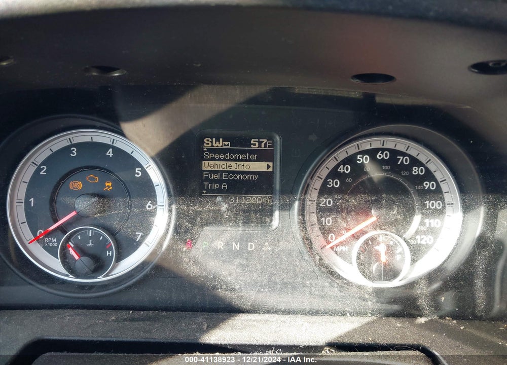 2013 RAM 1500 SLT VIN: 1C6RR6GP1DS600353