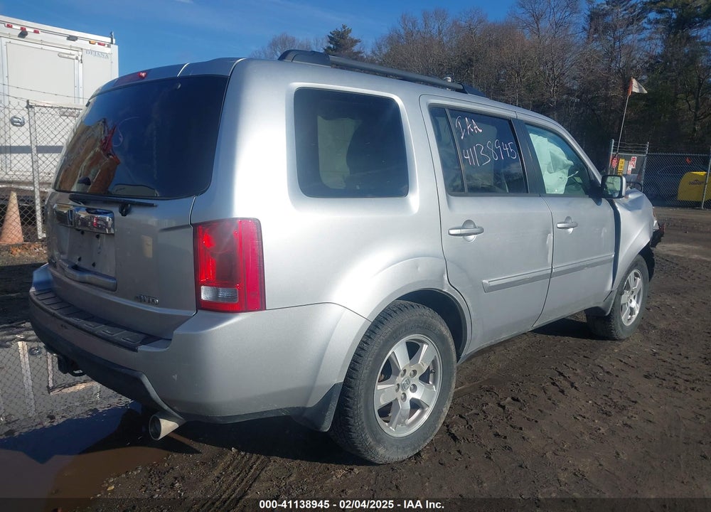 2011 HONDA PILOT EX-L VIN: 5FNYF4H56BB028995
