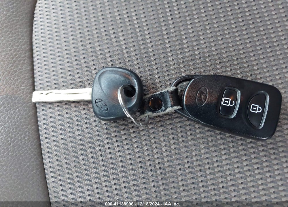 2015 HYUNDAI TUCSON SE VIN: KM8JUCAG9FU998460