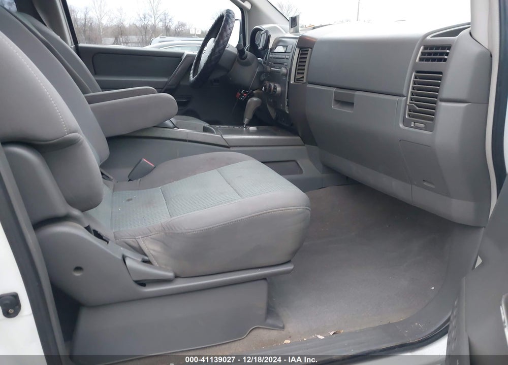 2005 NISSAN TITAN SE VIN: 1N6AA07B65N572920
