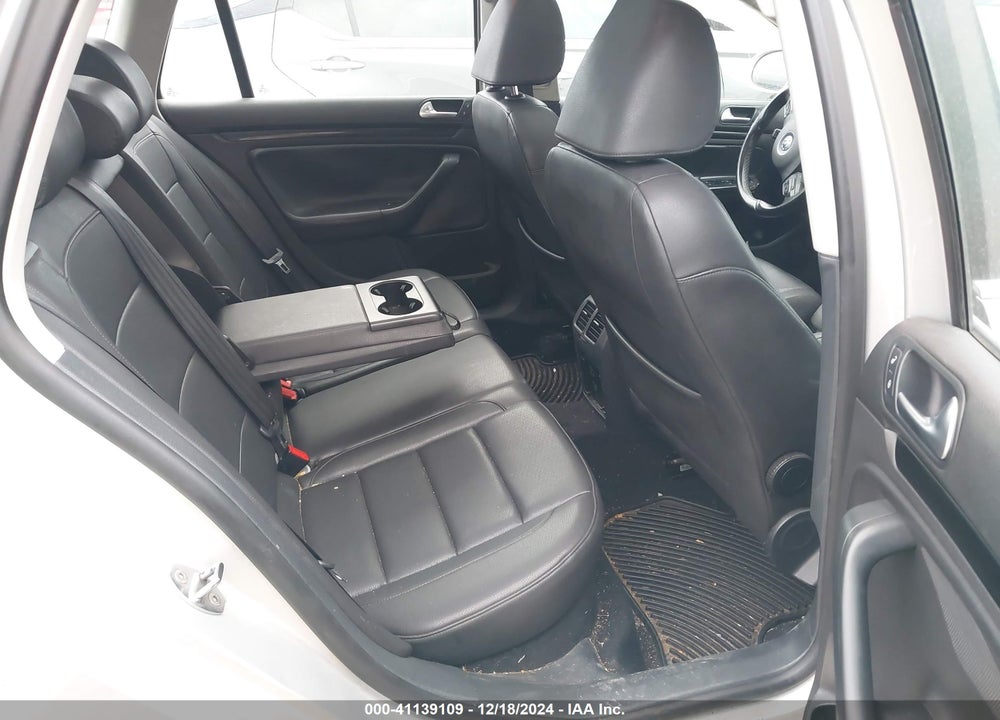 2011 VOLKSWAGEN JETTA SPORTWAGEN 2.0L TDI VIN: 3VWPL7AJ8BM647653