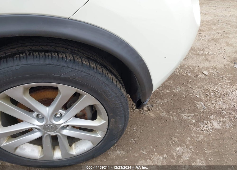2011 NISSAN JUKE SL VIN: JN8AF5MVXBT025032