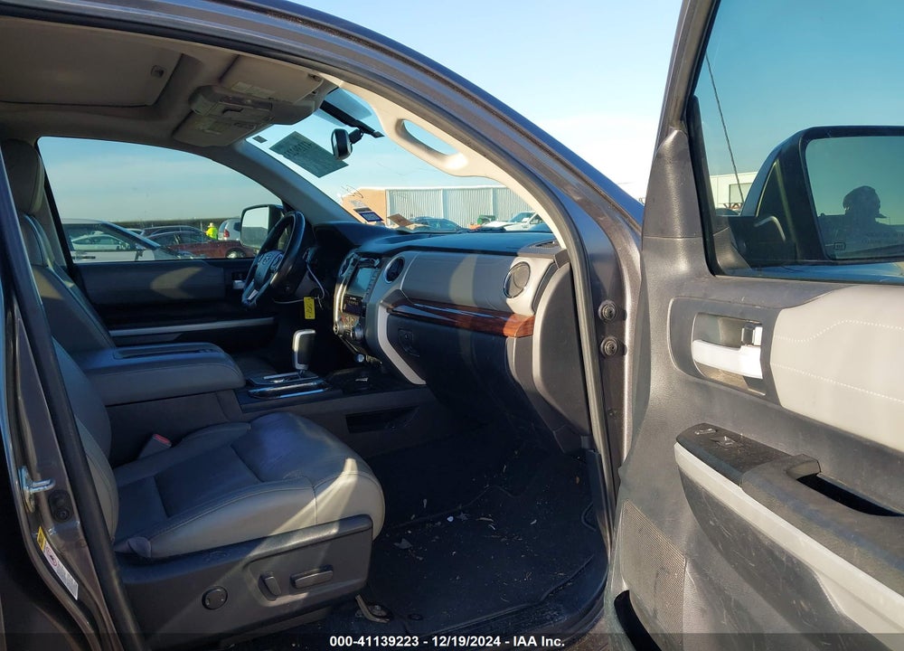 2017 TOYOTA TUNDRA VIN: 5TFFW5F17HX228733