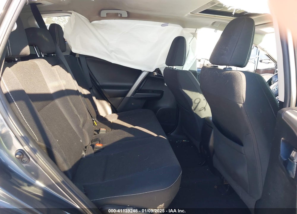 2018 TOYOTA RAV4 XLE VIN: 2T3RFREV5JW819436