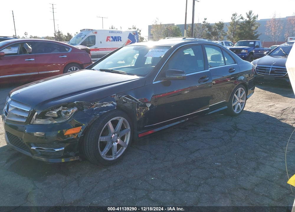 2013 MERCEDES-BENZ C 250 LUXURY/SPORT VIN: WDDGF4HB8DA765943