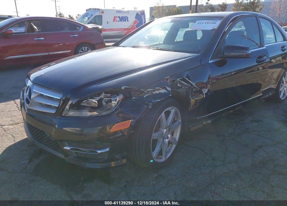 2013 MERCEDES-BENZ C 250 LUXURY/SPORT VIN: WDDGF4HB8DA765943