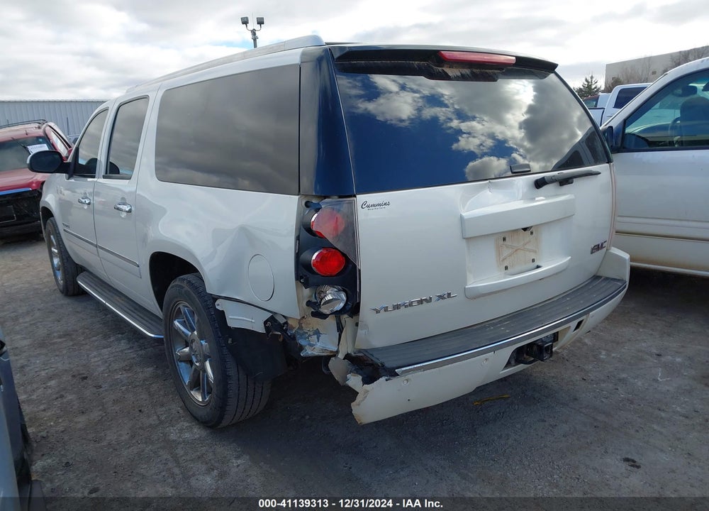 2013 GMC YUKON XL 1500 DENALI VIN: 1GKS2MEF2DR323897