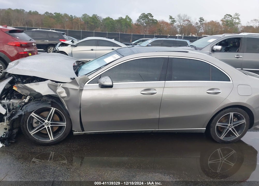 2019 MERCEDES-BENZ A 220 VIN: WDD3G4EB7KW001372