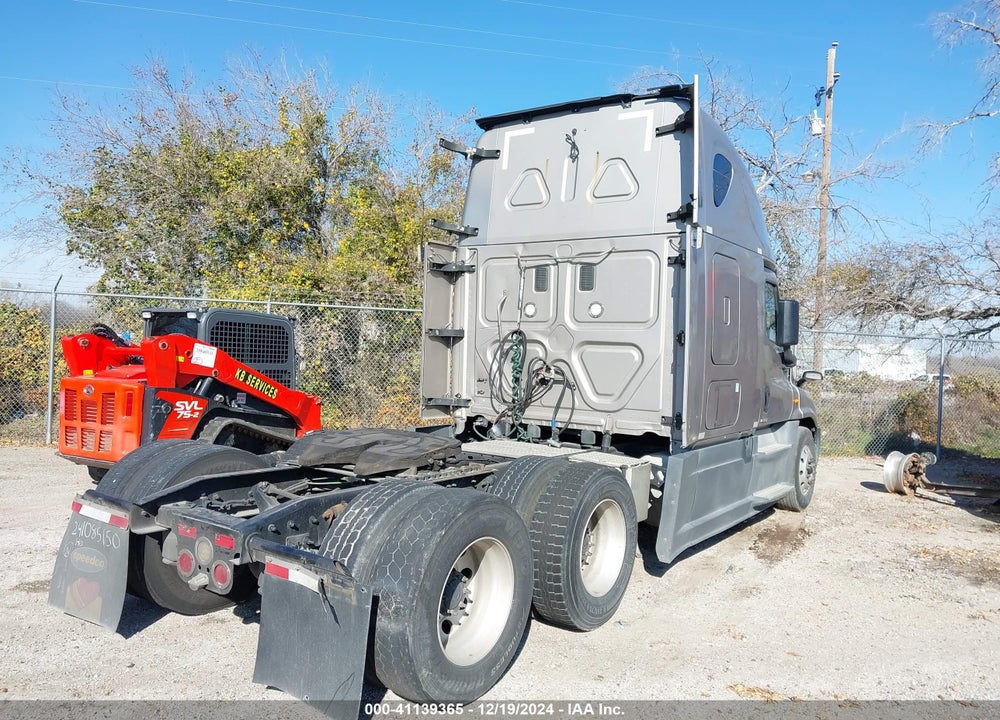 2017 FREIGHTLINER CASCADIA 125 VIN: 3AKJGLDR5HSHF0865