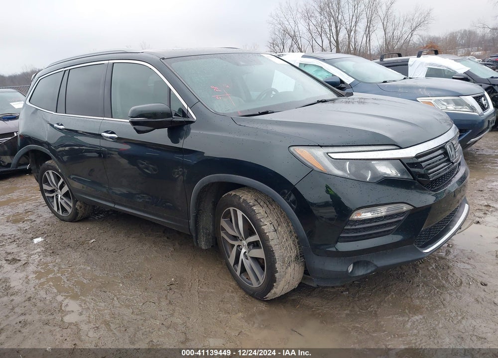 2017 HONDA PILOT TOURING VIN: 5FNYF6H95HB035802