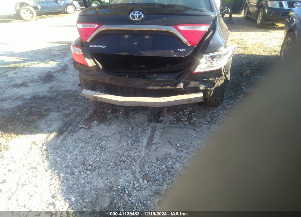 2015 TOYOTA CAMRY SE VIN: 4T1BF1FK3FU025137