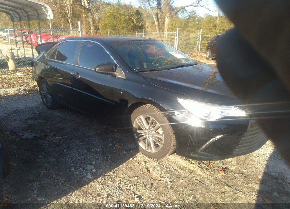 2015 TOYOTA CAMRY SE VIN: 4T1BF1FK3FU025137