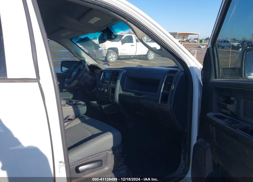 2018 RAM 1500 VIN: 1C6RR7FG6JS309799