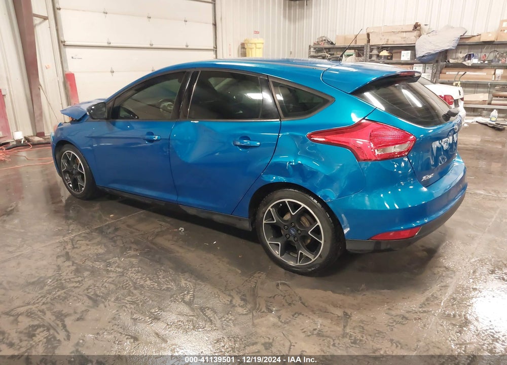 2015 FORD FOCUS SE VIN: 1FADP3K23FL261715