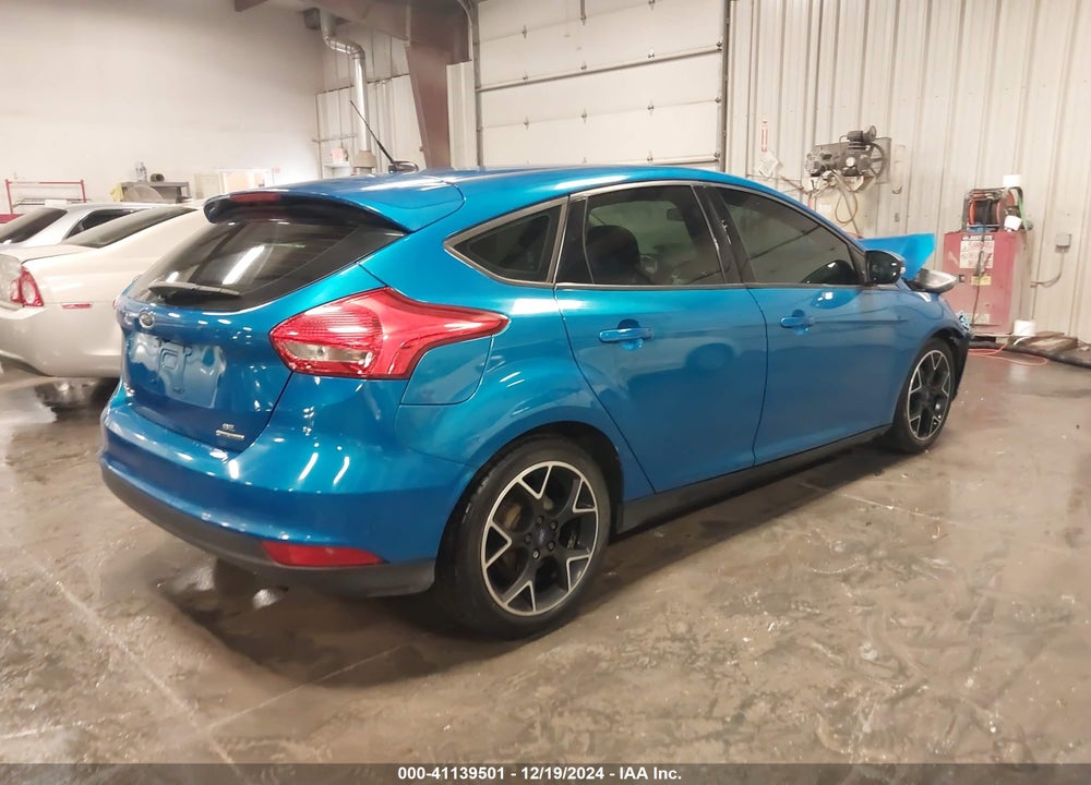 2015 FORD FOCUS SE VIN: 1FADP3K23FL261715