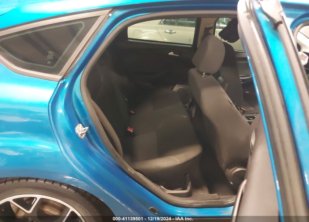 2015 FORD FOCUS SE VIN: 1FADP3K23FL261715