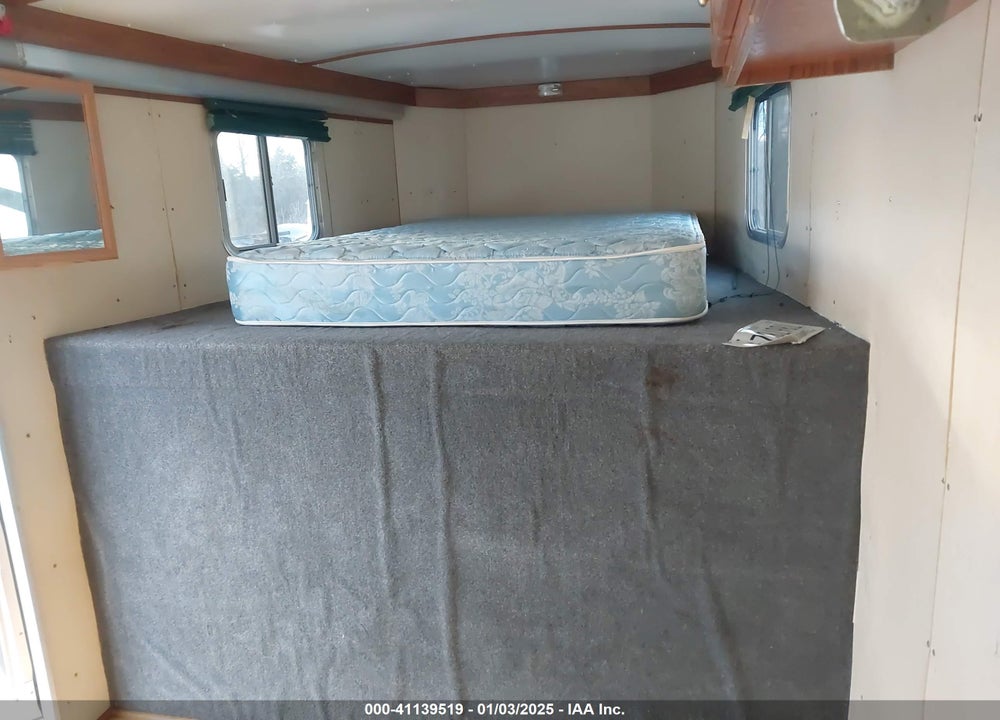 2005 FEATHERLITE --- VIN: 4FGB118265C078655
