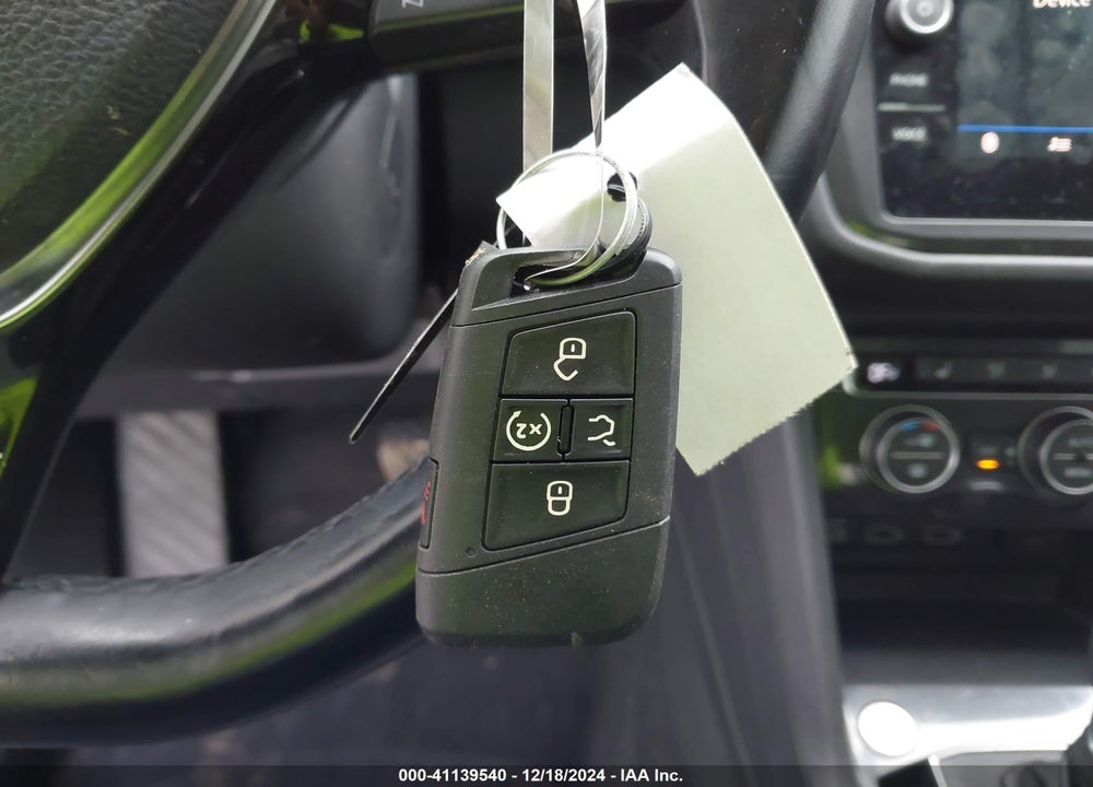 2018 VOLKSWAGEN TIGUAN 2.0T SE/2.0T SEL VIN: 3VV2B7AX5JM043661