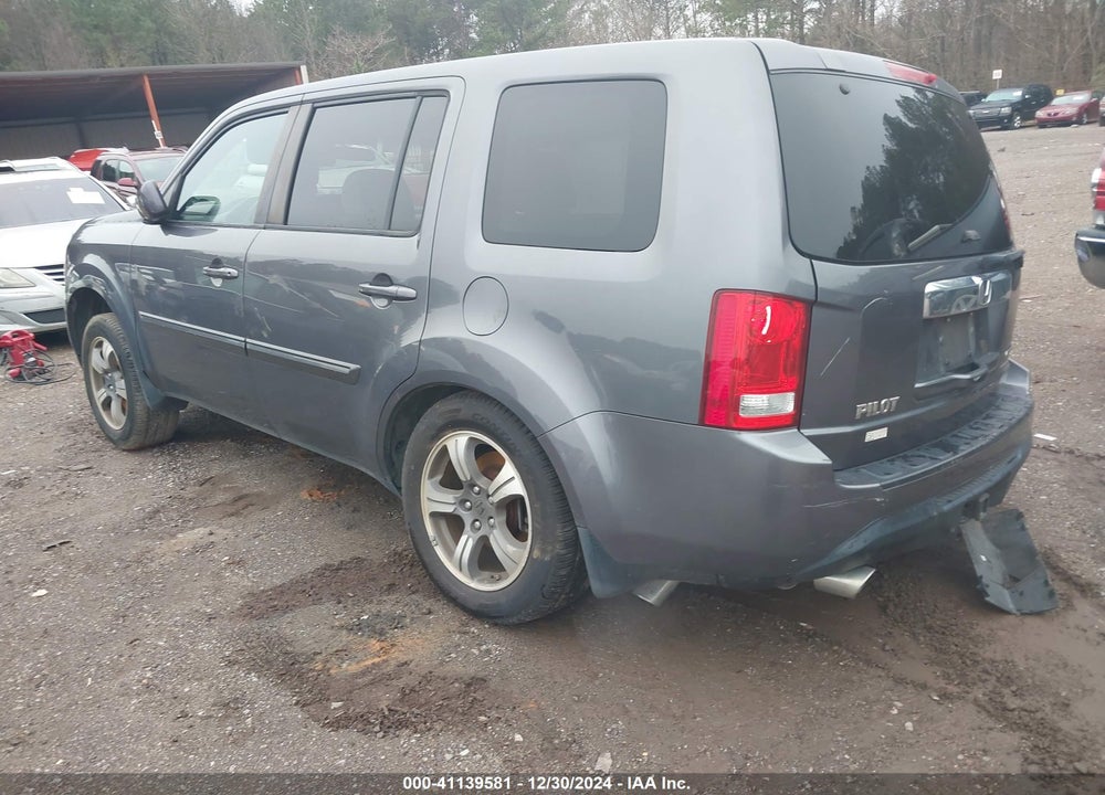 2015 HONDA PILOT SE VIN: 5FNYF3H32FB034596