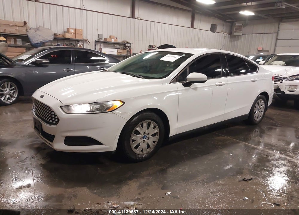 2013 FORD FUSION S VIN: 3FA6P0G72DR209020