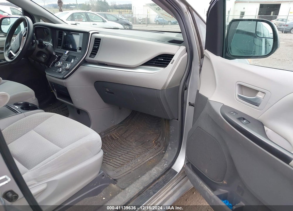 2015 TOYOTA SIENNA LE 8 PASSENGER VIN: 5TDKK3DC7FS562234
