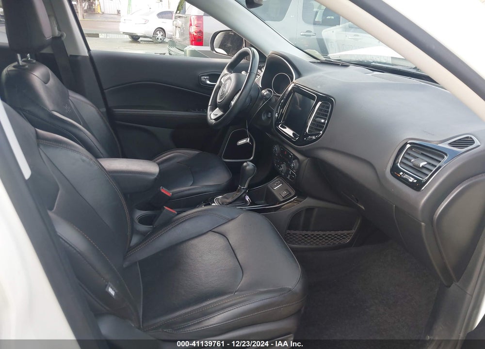 2019 JEEP COMPASS LIMITED FWD VIN: 3C4NJCCB2KT777853
