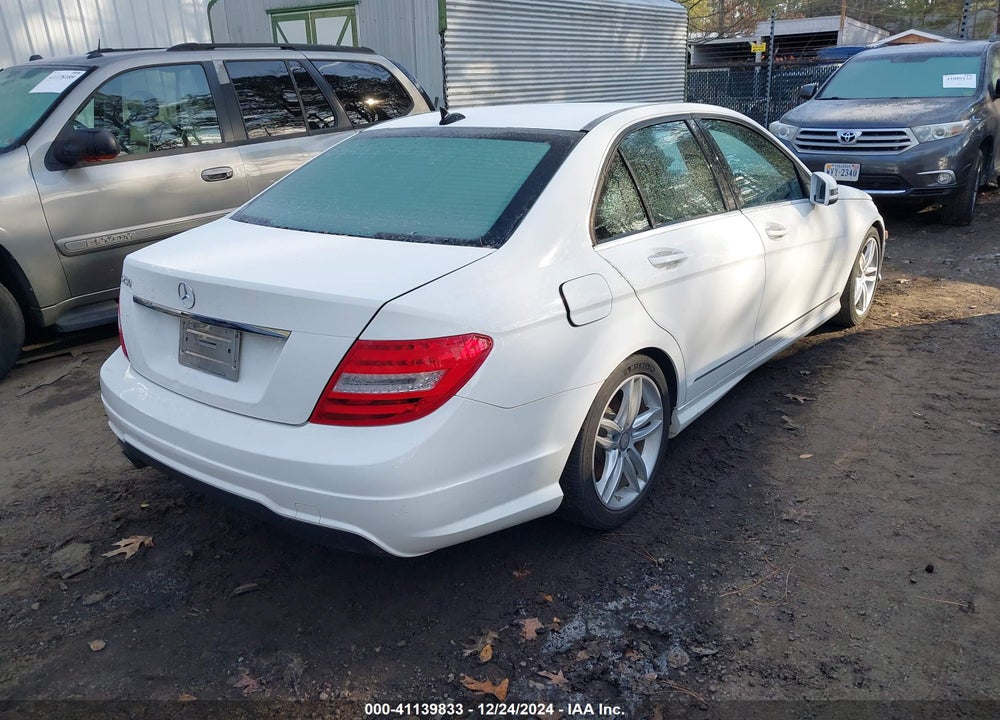 2013 MERCEDES-BENZ C 250 LUXURY/SPORT VIN: WDDGF4HB2DR290520