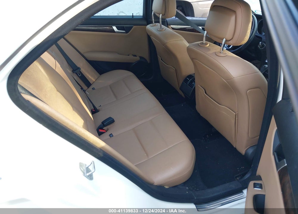 2013 MERCEDES-BENZ C 250 LUXURY/SPORT VIN: WDDGF4HB2DR290520