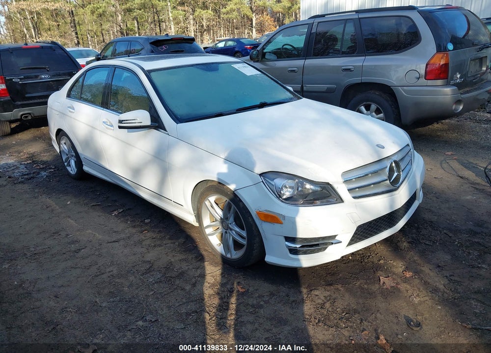 2013 MERCEDES-BENZ C 250 LUXURY/SPORT VIN: WDDGF4HB2DR290520