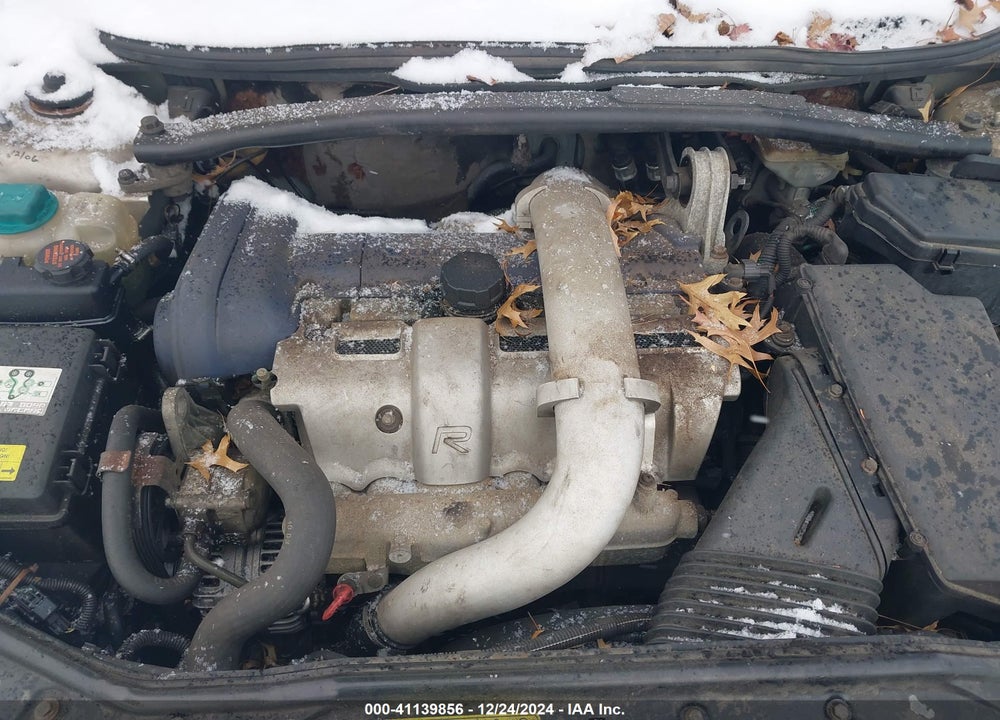 2004 VOLVO V70 R VIN: YV1SJ52YX42413828