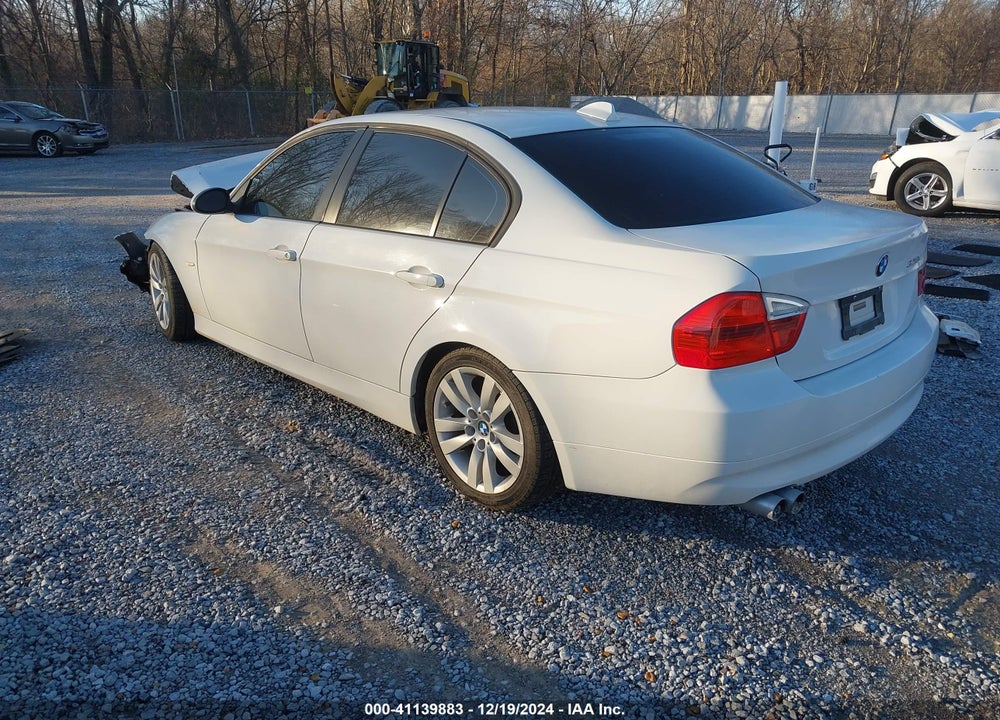 2008 BMW 328I VIN: WBAVA33528KX88417