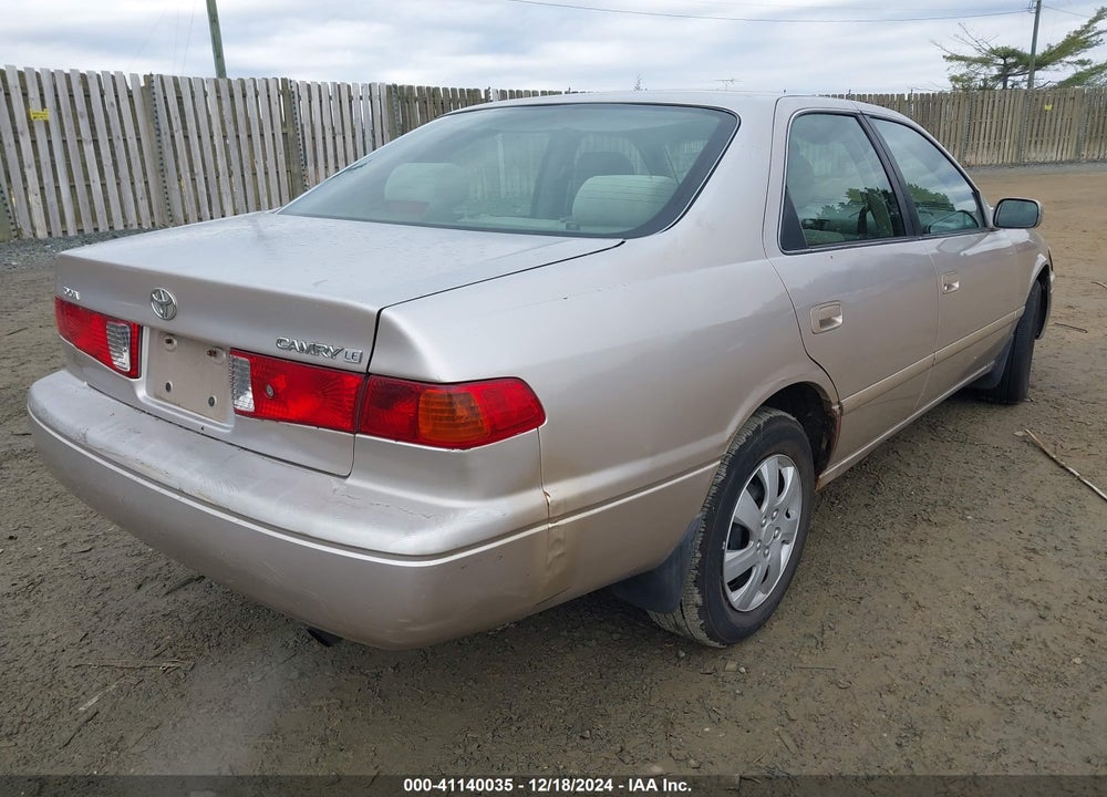 2000 TOYOTA CAMRY LE VIN: 4T1BG28K2YU978005