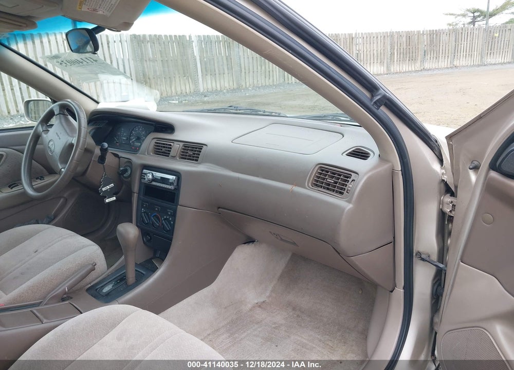 2000 TOYOTA CAMRY LE VIN: 4T1BG28K2YU978005