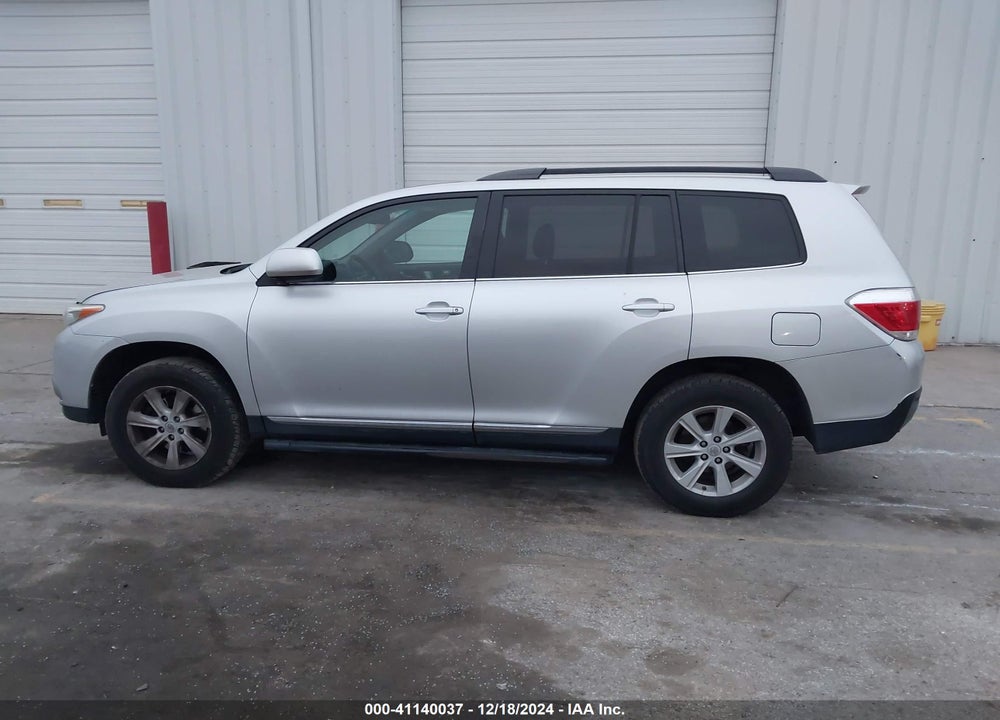 2013 TOYOTA HIGHLANDER SE V6 VIN: 5TDBK3EH6DS181532